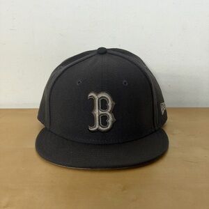 New Era 59FIFTY Boston Red Sox Dark Gray Tonal Fitted Hat 7 3/8